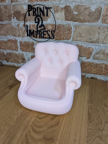 Printed tuffed armchair - 3d,